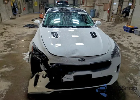 2018 Kia Stinger Premium из США, поврежденный, VIN KNAE25LA4J6012276